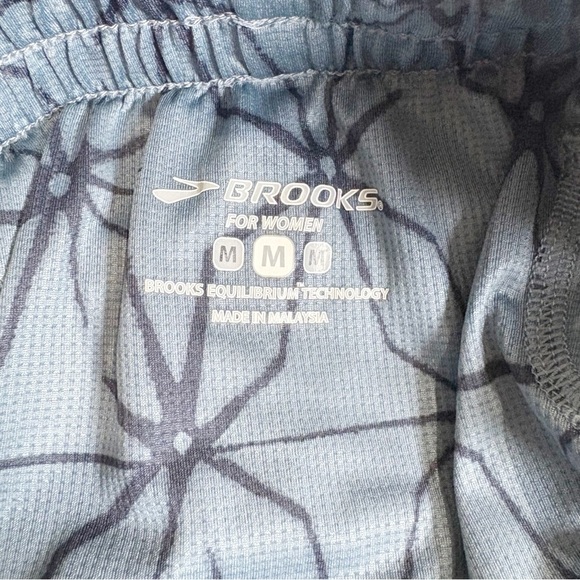 Brooks Women's Sweet Spot Trail Running Shorts Size Medium #220884 Grey Orange - Picture 10 of 13